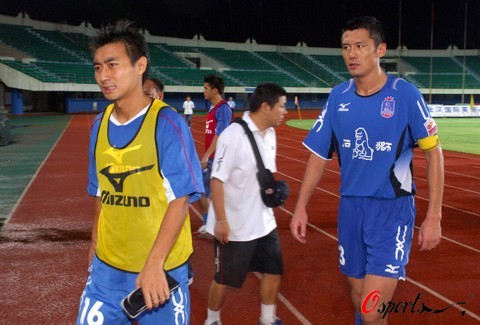 18岁210天，杨铭锐超越朱鹏宇成为英博最年轻的中超进球球员（18岁210天，杨铭锐打破朱鹏宇纪录，成英博队史最年轻中超进球者）