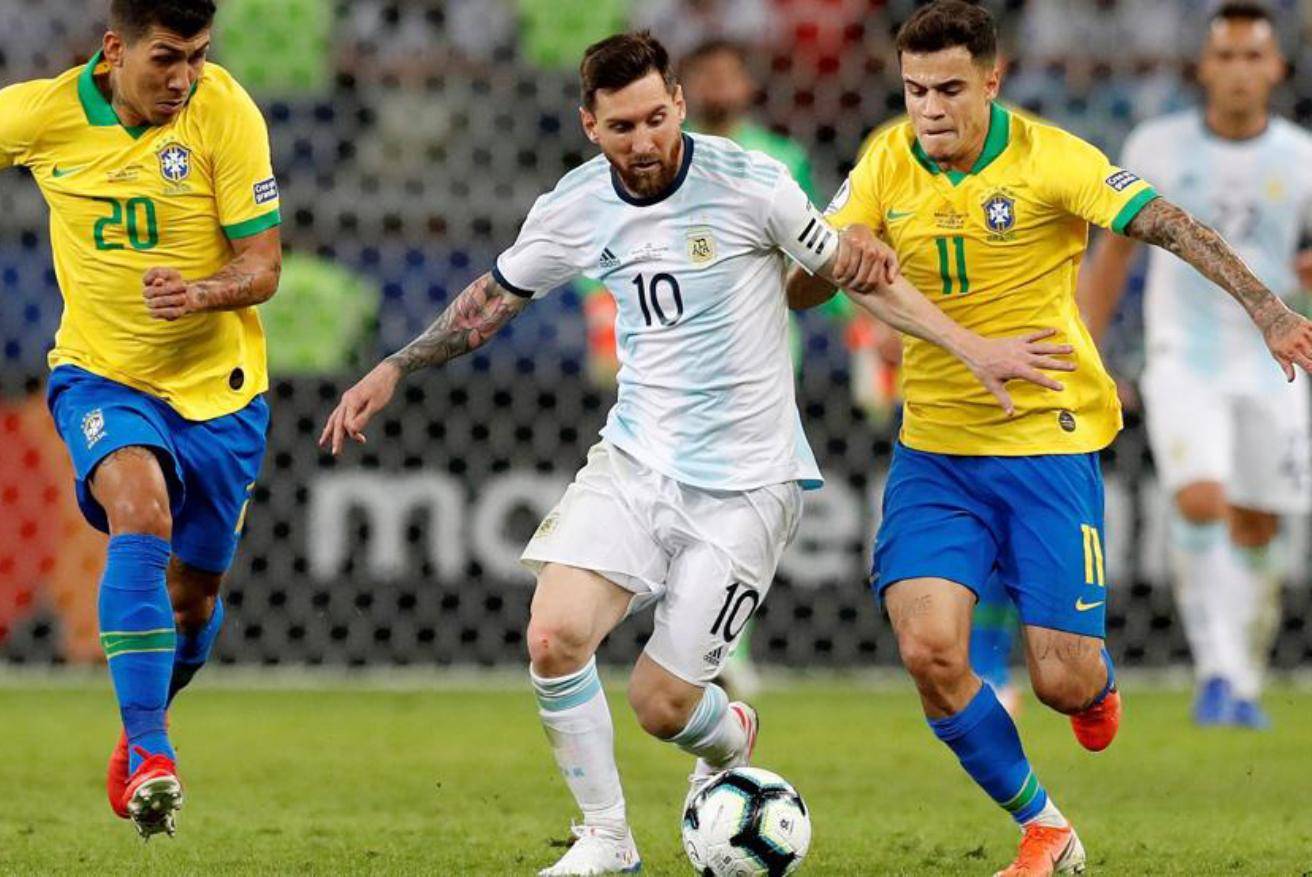 姐姐力挺C罗：他扛着葡萄牙20年，怎么会担心那些批评家？（C罗获姐姐声援：为葡萄牙拼搏20年，岂会在乎批评？）