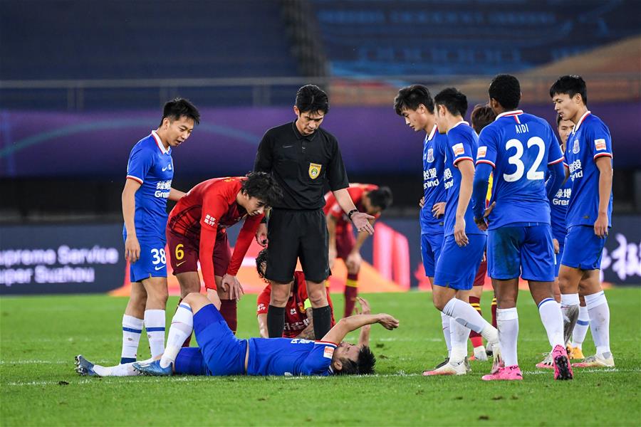 湖人詹姆斯关键时刻命中绝杀