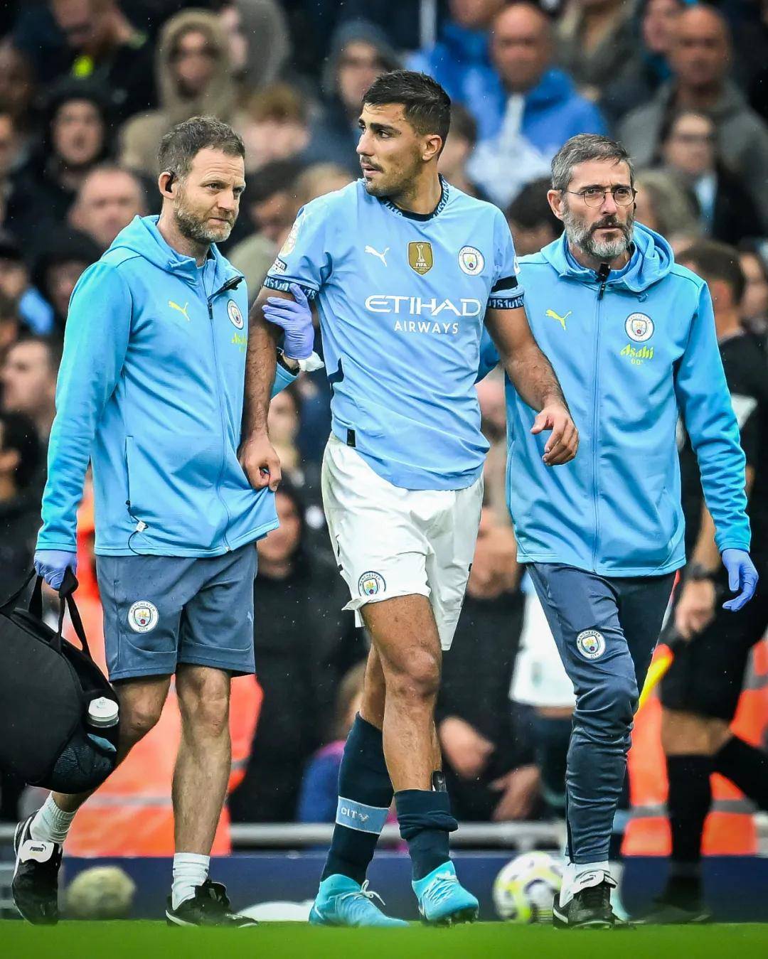 德乙前瞻：沙尔克主场冲胜即夺半程冠军，纽伦堡做客盼破咒（德乙前瞻：沙尔克主场争胜即锁半程桂冠，纽伦堡客场力破魔咒）