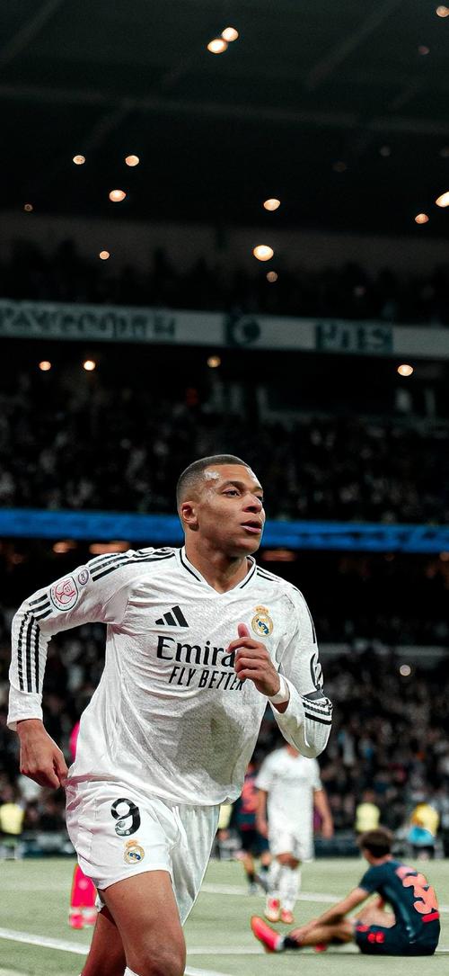 中超客场霸主！2025赛季客场积分榜揭晓，海港35分领跑，冠军当之无愧