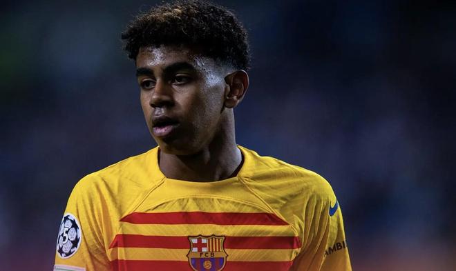 每体：法国球迷和名宿对姆巴佩在受伤离队后前往迪拜度假不满（每体：姆巴佩伤退后赴迪拜度假引法国球迷与名宿不满）