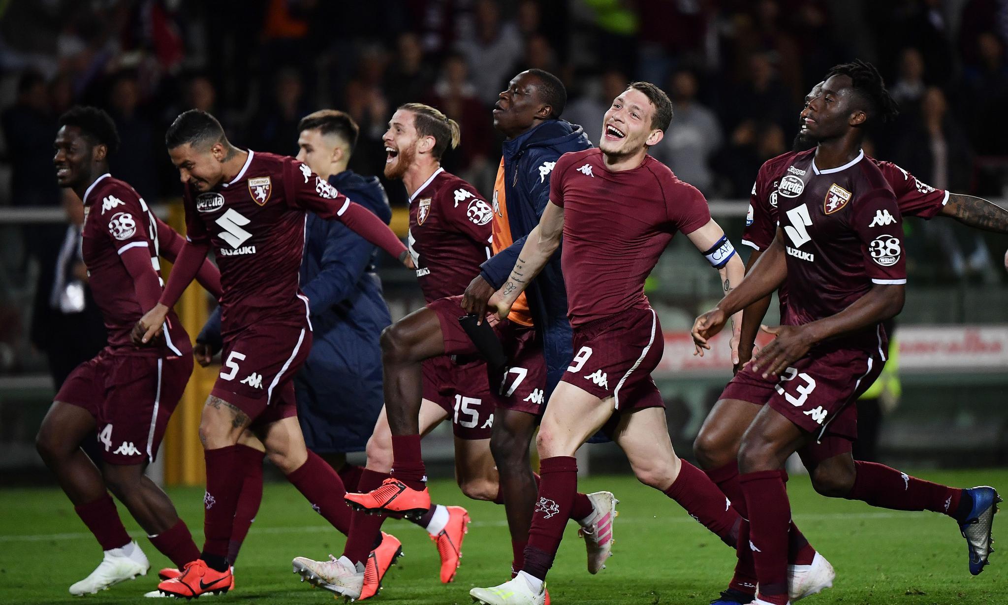 巴萨官方：特尔施特根已获医疗许可，入选对阵法兰克福大名单