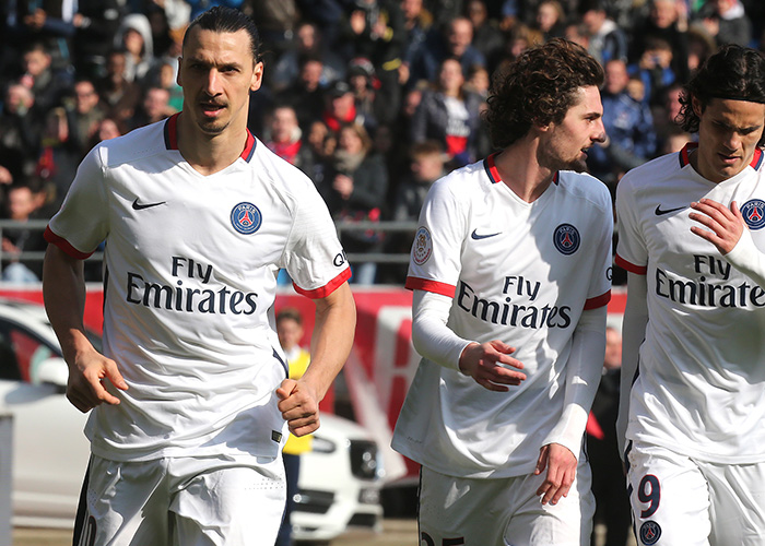 荷媒：拜仁今天将派球探考察里德，评估是否正式联系费耶诺德