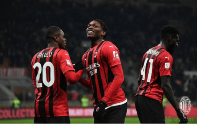 利兹联考虑签下RB莱比锡中卫（利兹联有意引进莱比锡红牛中卫）