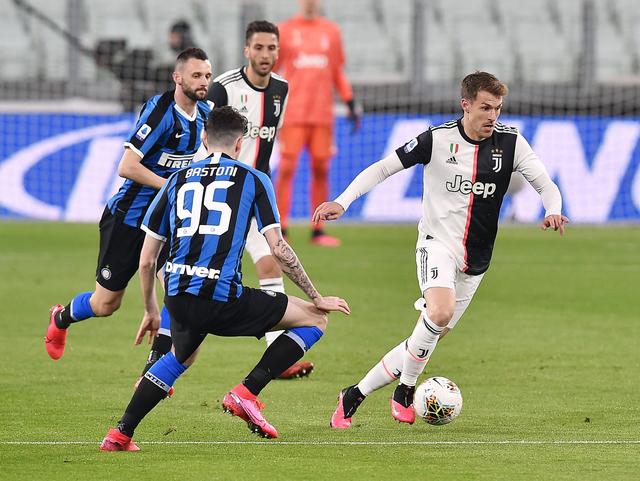 澎湃：泰州开建“苏超”冠军奖杯打卡点，预计12月上旬亮相